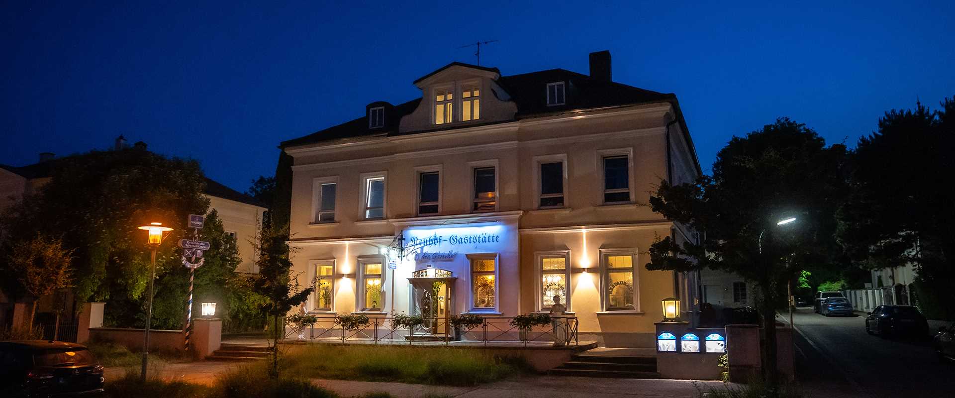 Neuhof | Griechisches Spezialitäten-Restaurant in Neuburg0